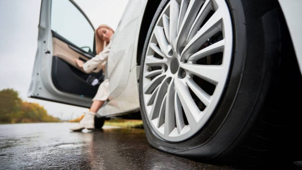 How Long a Tubeless Tyre Holds Air Pressure After Puncture in Your Car