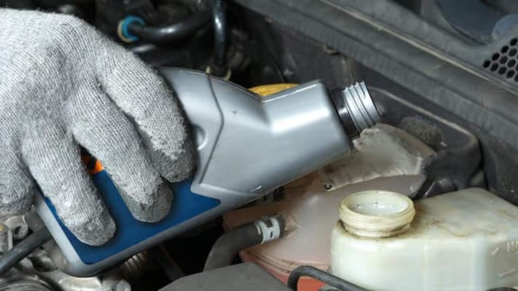 How to Check Car Brake Fluid at Home