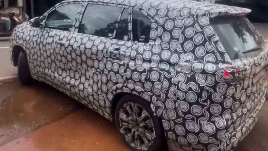 2027 Toyota Innova Hycross Facelift Spied